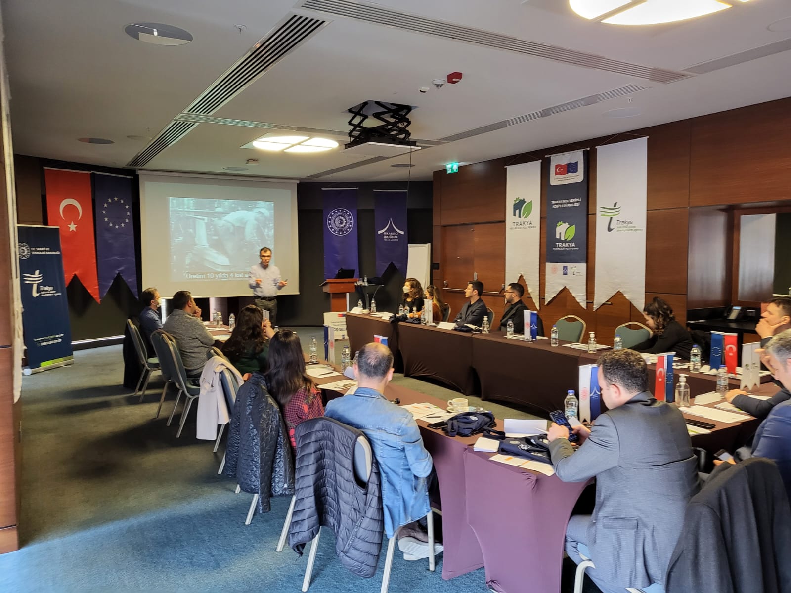 Trakya'nın Veri̇mli̇ KOBİ'leri̇ Projesi̇ Bi̇lgi̇lendi̇rme Günleri̇ 22-23 Mart 2022 Tari̇hleri̇nde Edi̇rne'de ve 30-31 Mart 2022 Tari̇hleri̇nde Çorlu'da Gerçekleşti̇ri̇ldi̇